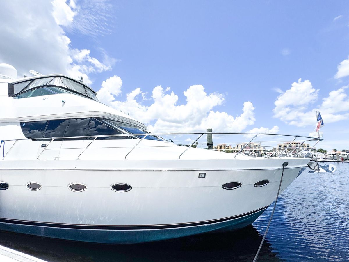 2006 Carver 56 