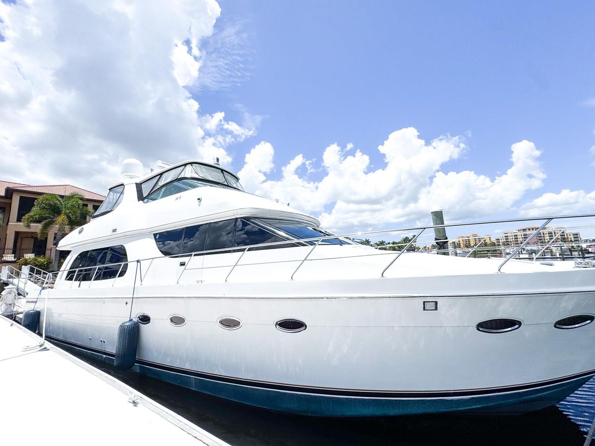 2006 Carver 56 