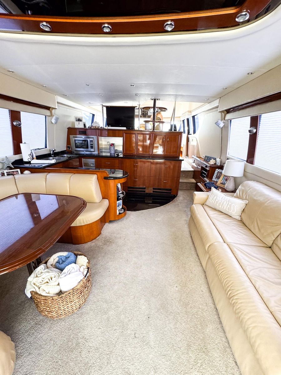 2006 Carver 56 