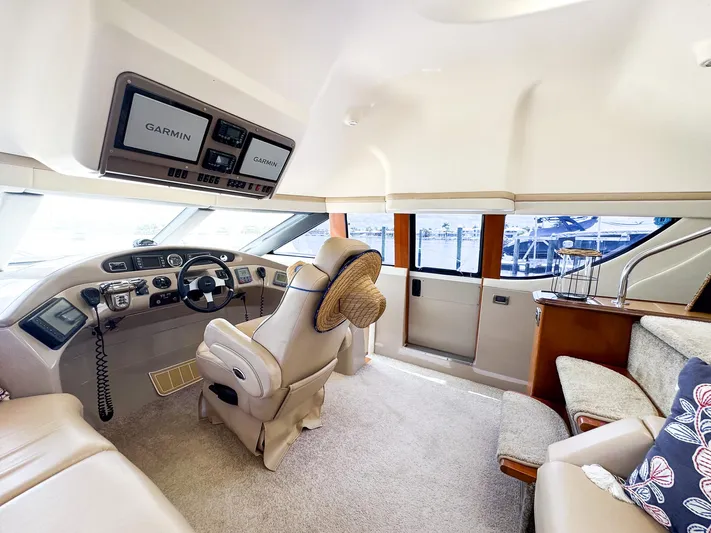 Social Distancing Yacht Photos Pics Interior of 2006 Carver 560 Voyager yacht with Garmin navigation system.