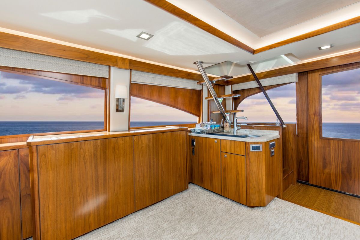 2016 Viking 92 