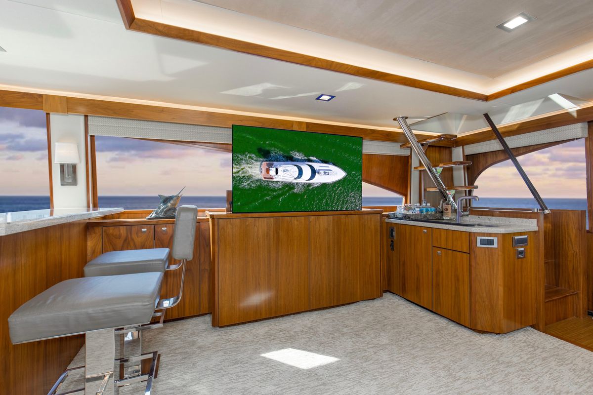 2016 Viking 92 