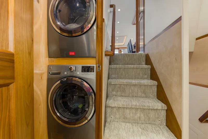 Touche Yacht Photos Pics 2016 92 Viking Enclosed Bridge Touché Laundry