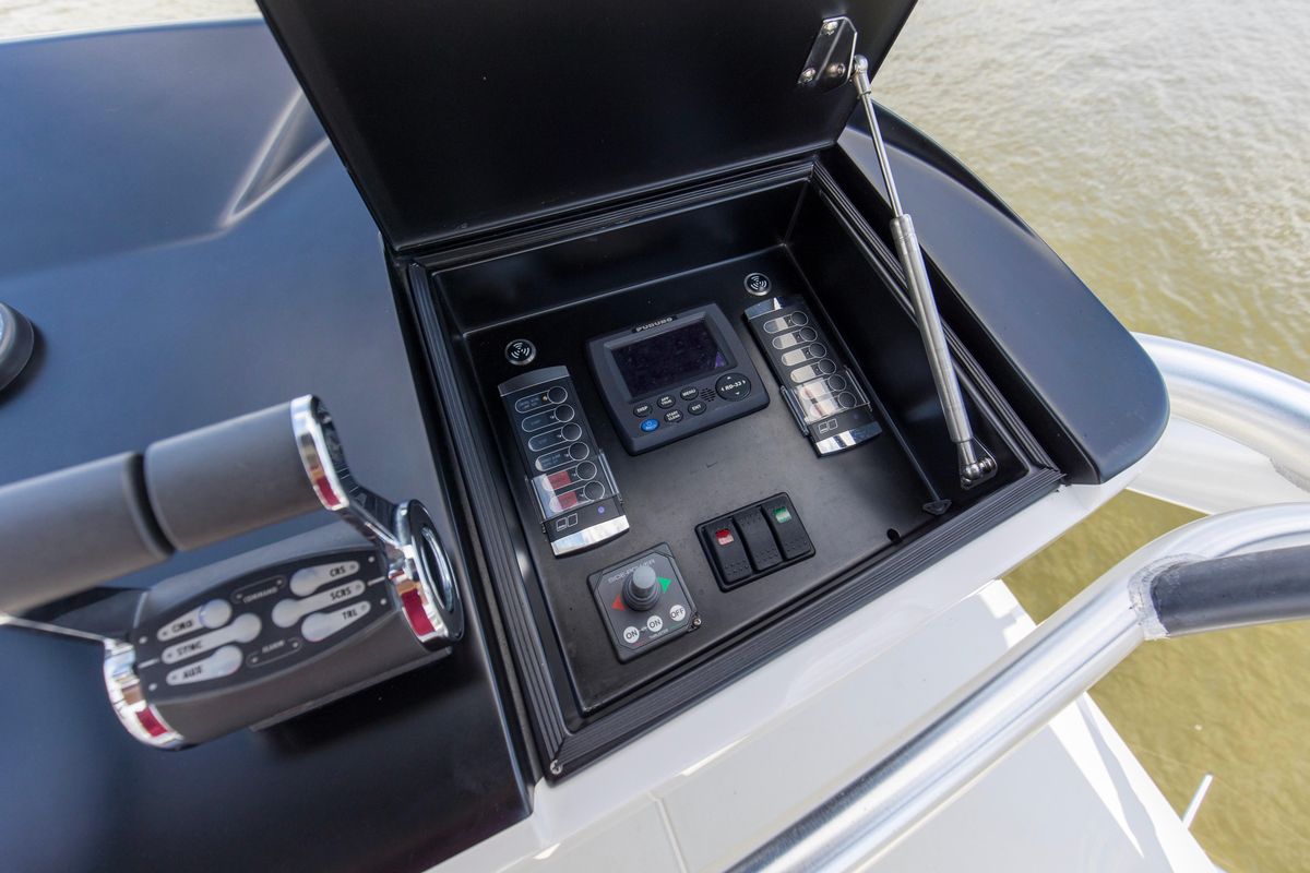 2016 Viking 92 