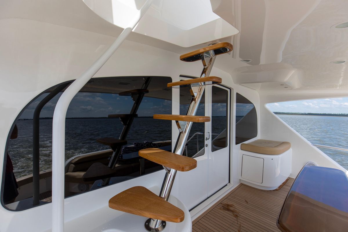 2016 Viking 92 