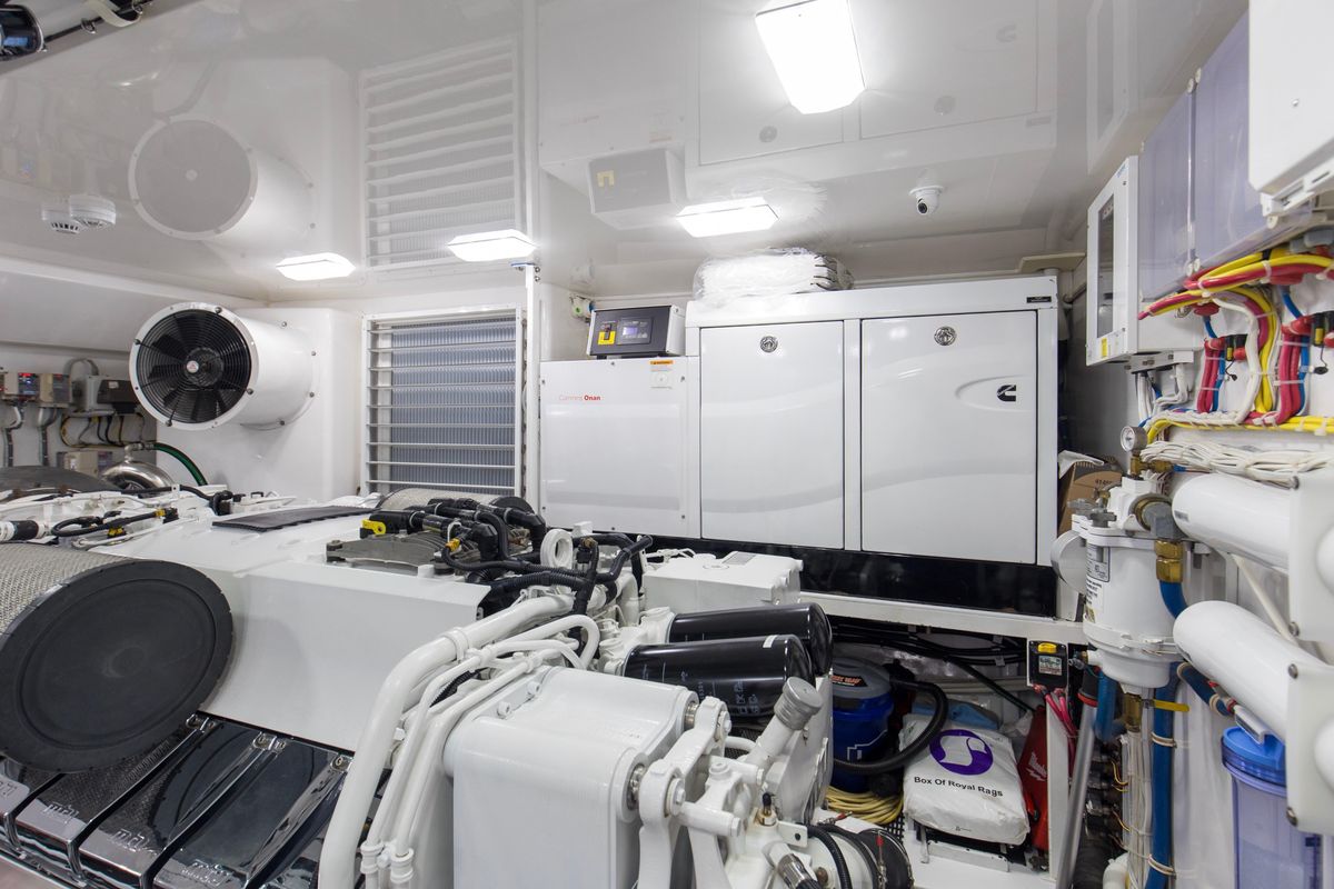 2016 Viking 92 