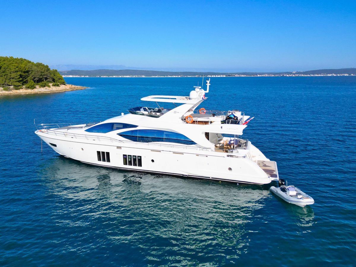 2016 Azimut 84 