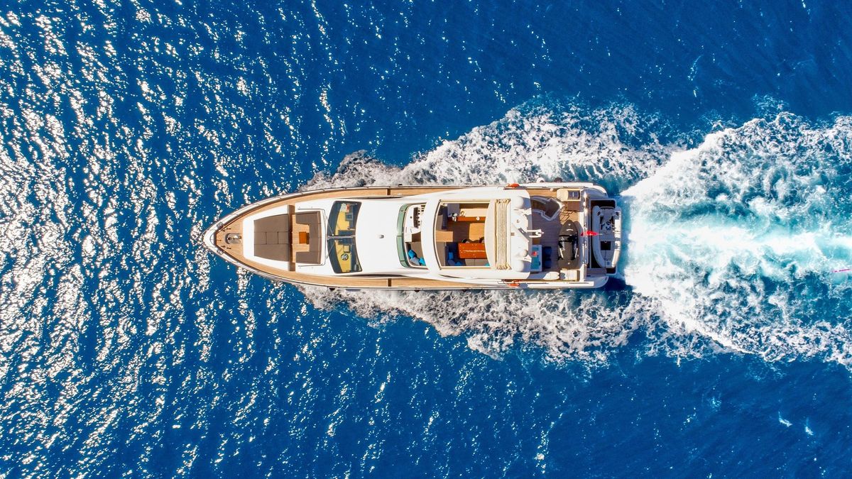 2016 Azimut 84 