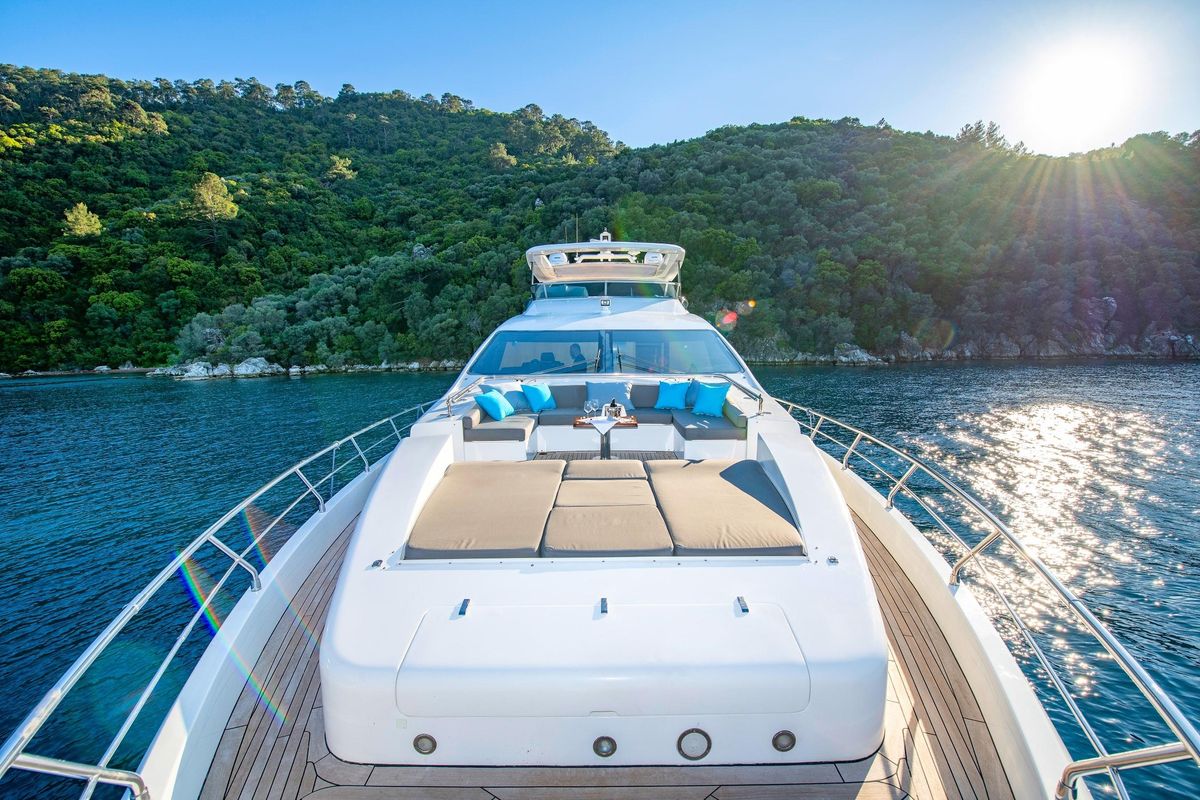 2016 Azimut 84 