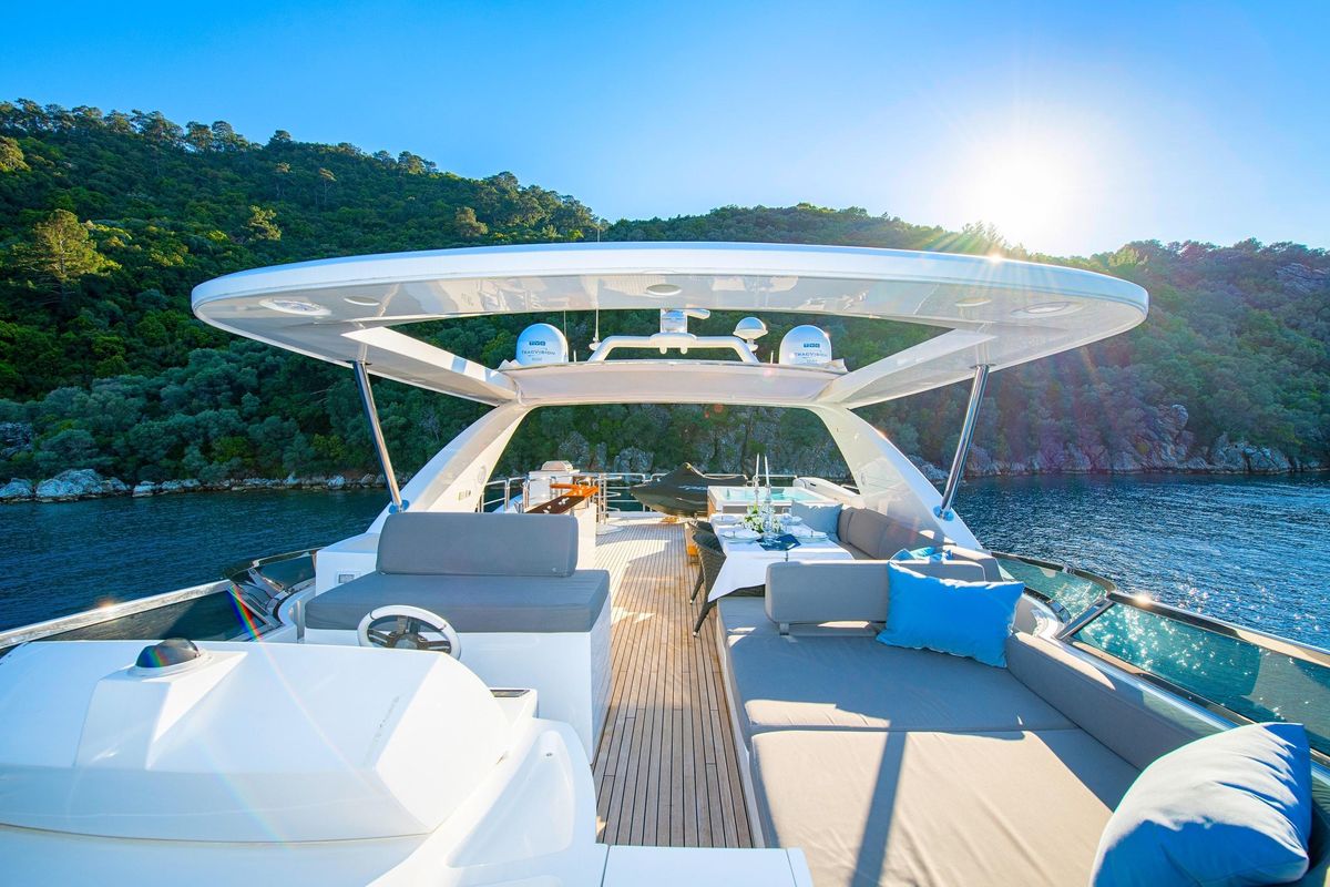 2016 Azimut 84 