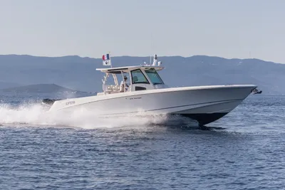 2014 Boston Whaler 370 Outrage
