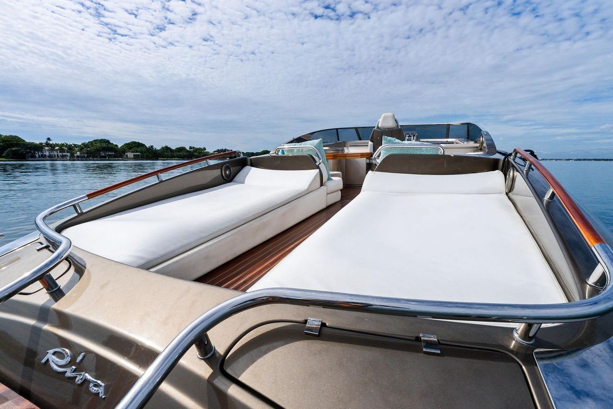 2014 Riva 44 