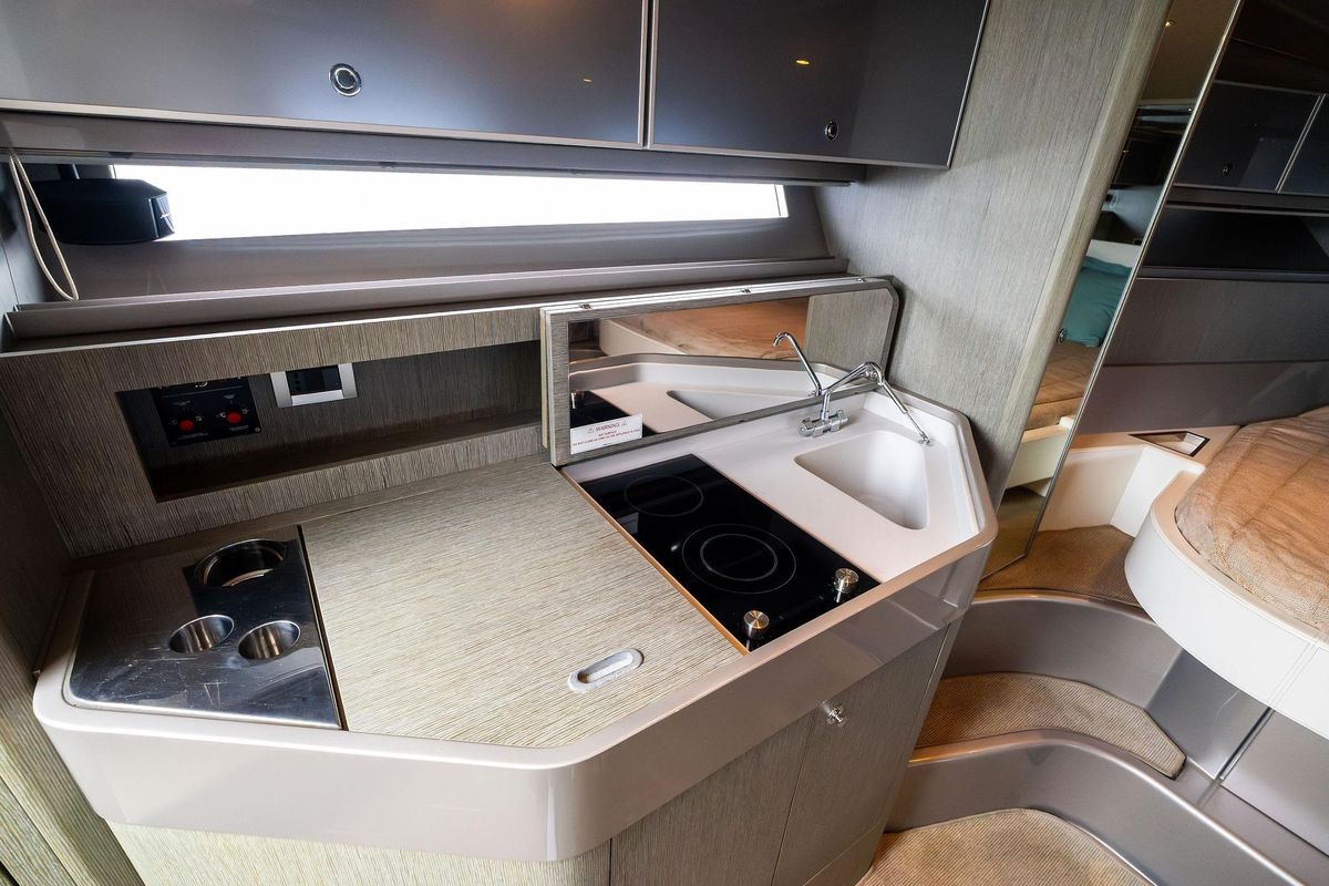 2014 Riva 44 