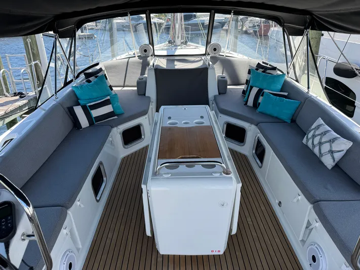 Genesis Yacht Photos Pics 