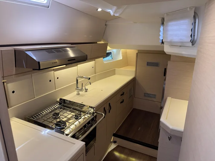 Genesis Yacht Photos Pics 