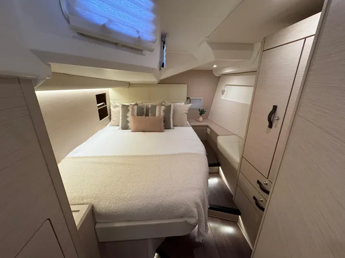 Genesis Yacht Photos Pics 