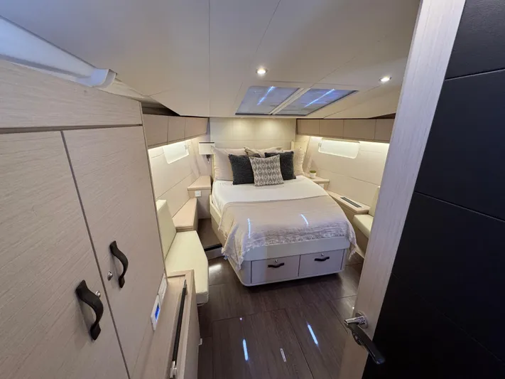 Genesis Yacht Photos Pics 