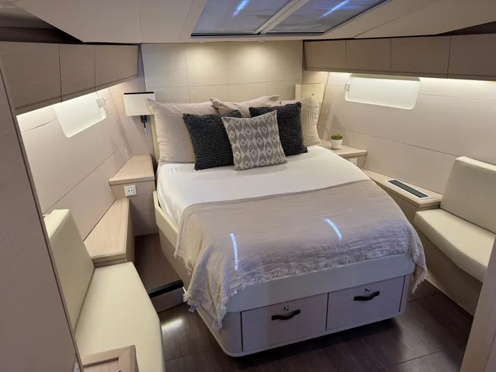 Genesis Yacht Photos Pics 