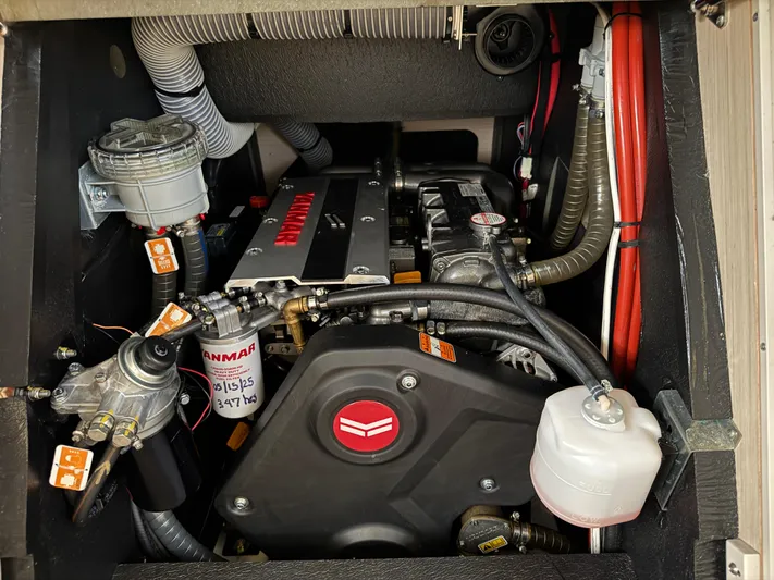 Genesis Yacht Photos Pics 