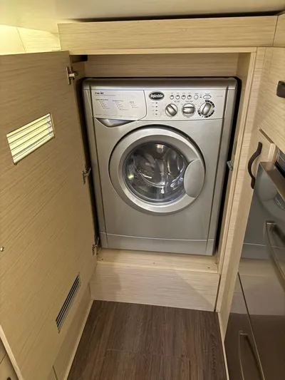 Genesis Yacht Photos Pics 