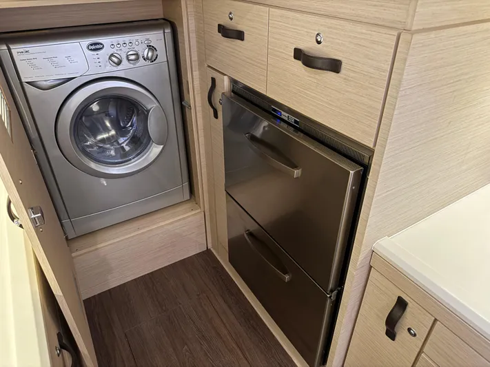 Genesis Yacht Photos Pics 