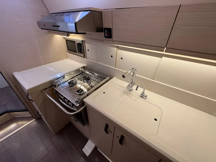 Genesis Yacht Photos Pics 