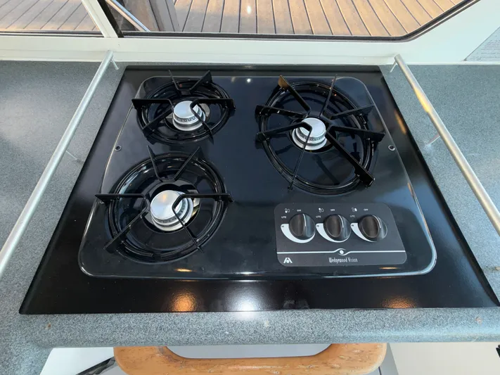 Ticklish Yacht Photos Pics Four-burner stove on True North 38 Heritage boat, year 2002.