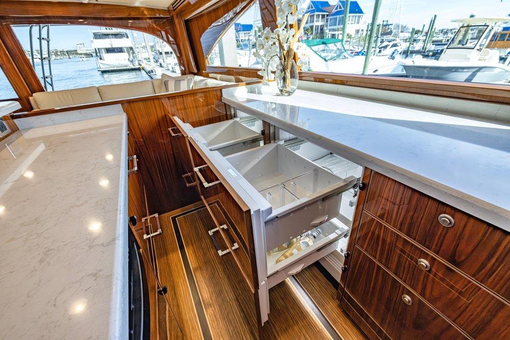 Yacht Photo 46
