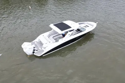 Sea Ray SLX 350 Outboard