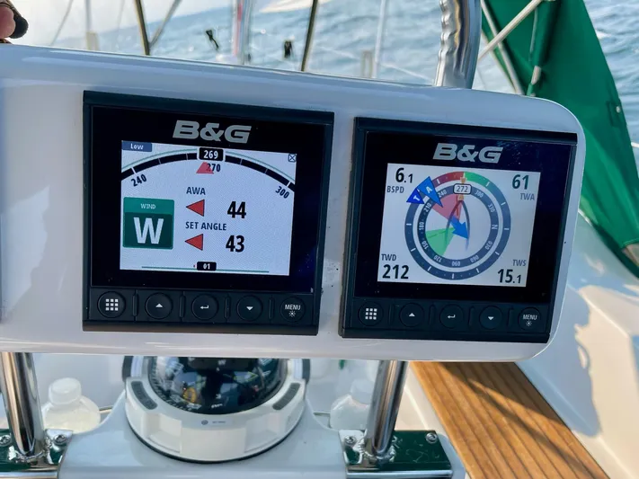 Oasis Yacht Photos Pics B&G navigation displays on a 2004 Beneteau Oceanis 393 sailboat, showing wind and speed data.