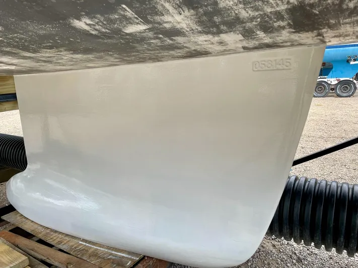 Oasis Yacht Photos Pics Keel of 2004 Beneteau Oceanis 393 sailboat on dry dock.