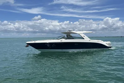 Sea Ray SLX 400 Outboard