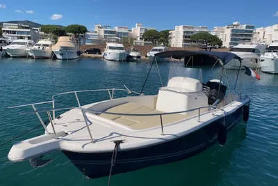 2020 Invictus 240 FX