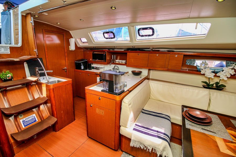 2012 Beneteau Oceanis 54