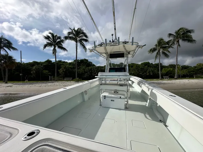  Yacht Photos Pics 2007 Contender - Aft