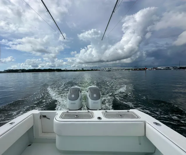  Yacht Photos Pics 2007 Contender - Aft