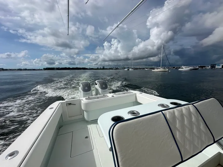  Yacht Photos Pics 2007 Contender - Aft