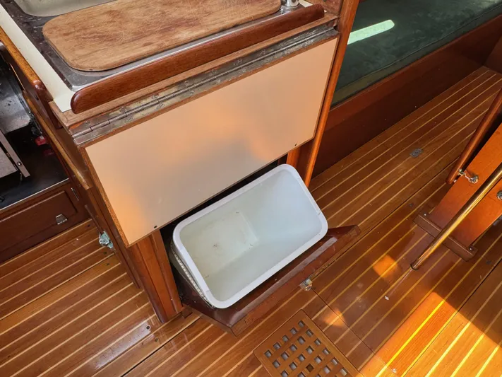 Mirage Yacht Photos Pics 