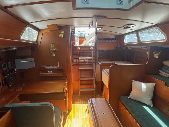 Mirage Yacht Photos Pics 