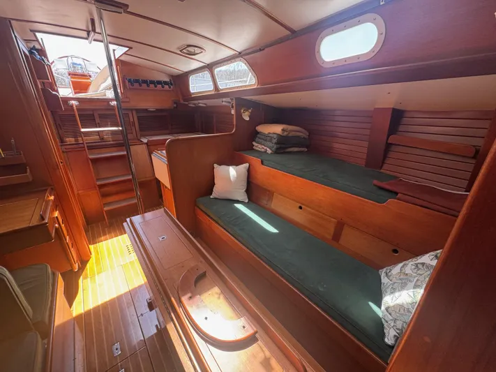 Mirage Yacht Photos Pics 