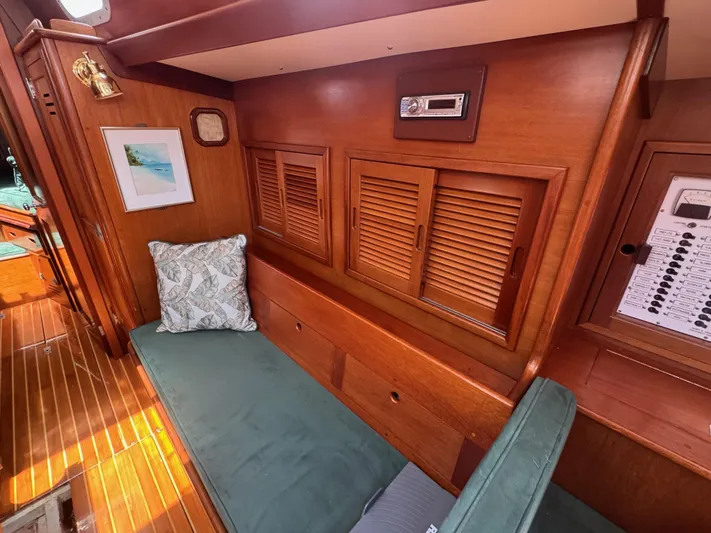 Mirage Yacht Photos Pics 