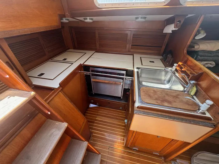 Mirage Yacht Photos Pics 