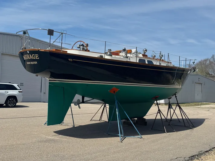 Mirage Yacht Photos Pics 
