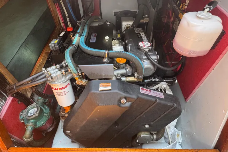 Mirage Yacht Photos Pics 