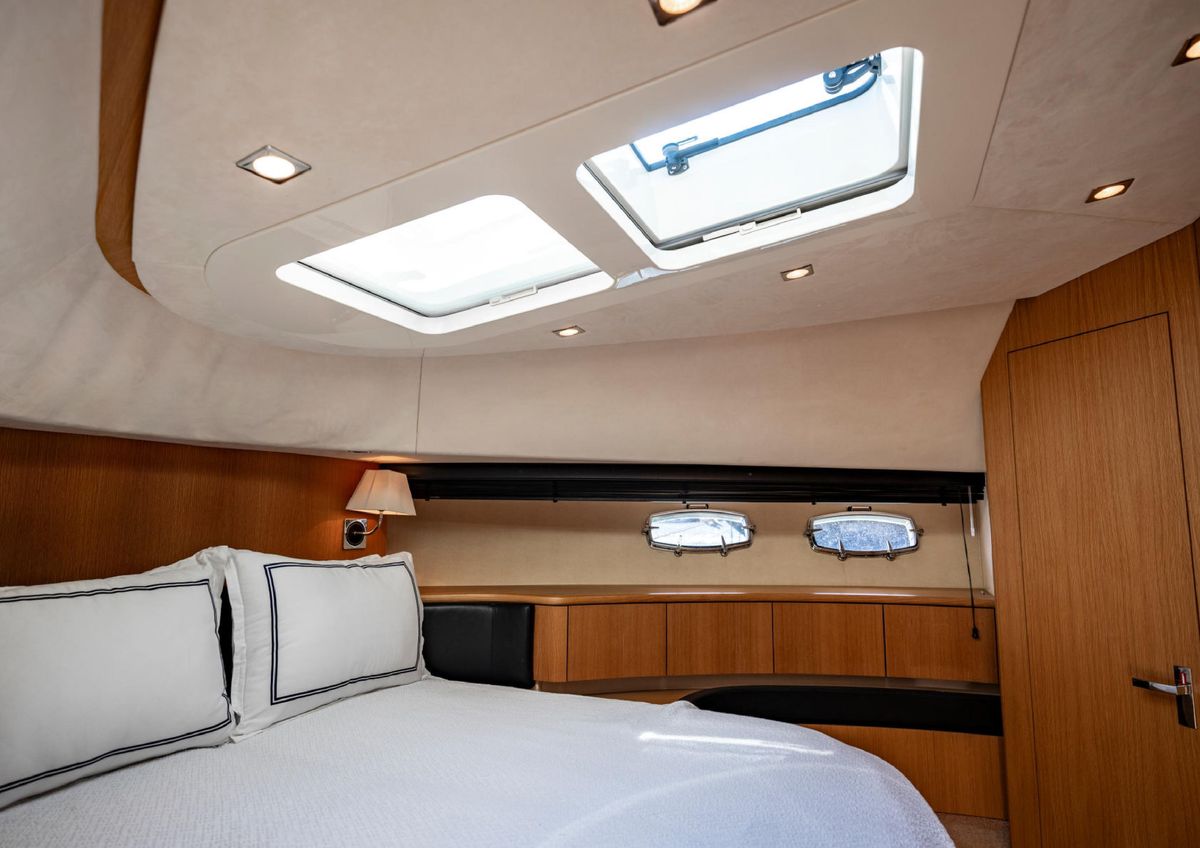 2010 Fairline 79 
