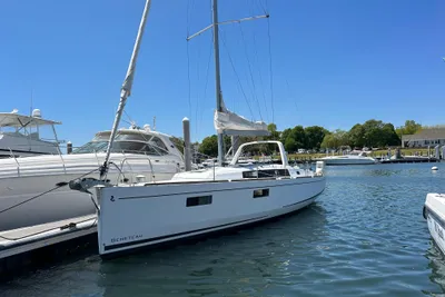 Beneteau 38.1