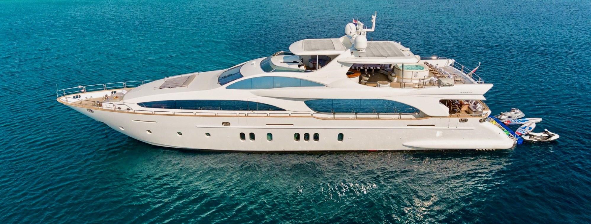 2007 Flybridge Azimut for sale YachtWorld