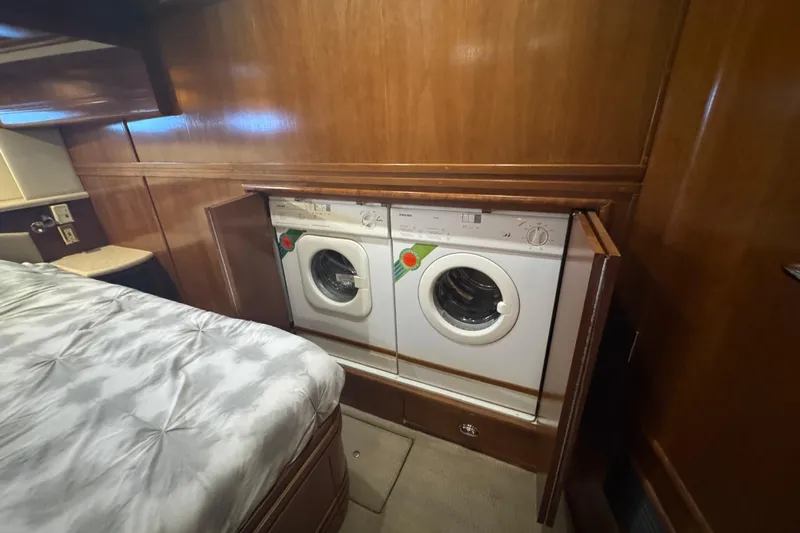 Once Around II Yacht Photos Pics Laundry area in 1998 Carver 530 Voyager Pilothouse yacht cabin.