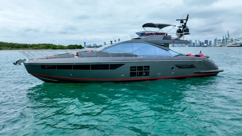 Hard 2 Get Yacht Photos Pics 