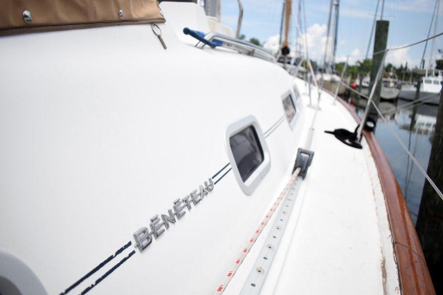 2005 Beneteau 423